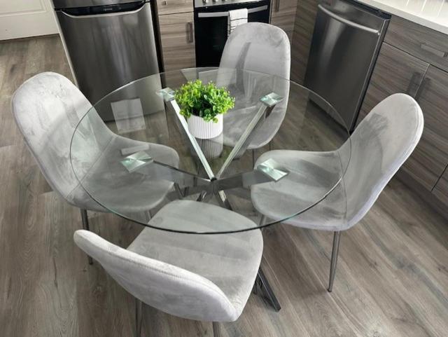 Bright And Cozy Modern Home In Vancouver - Central To Yvr-Downtown - Free Private Parking Zewnętrze zdjęcie